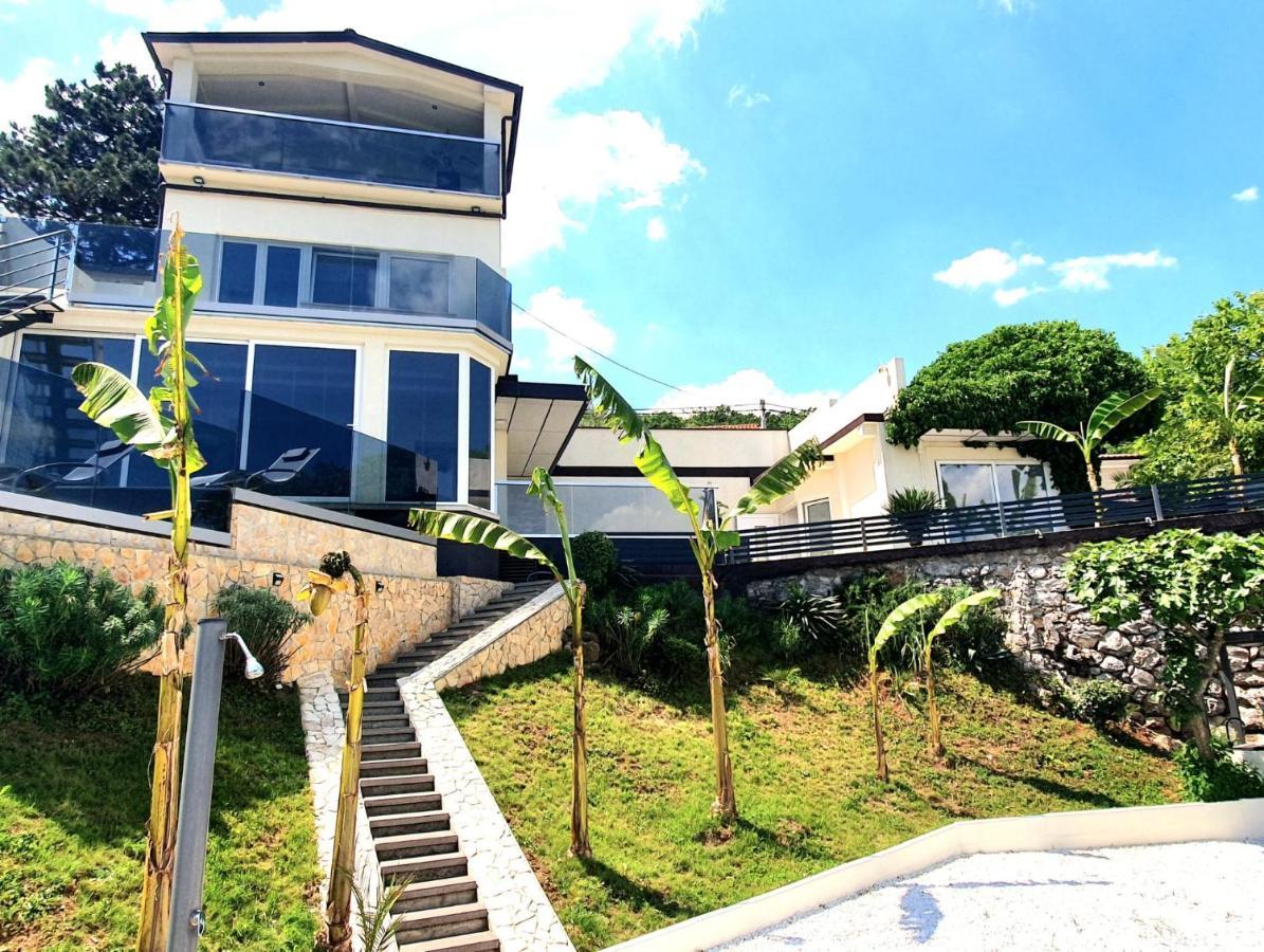 Apartman Penthouse Jacuzzi & Pool Apartmants