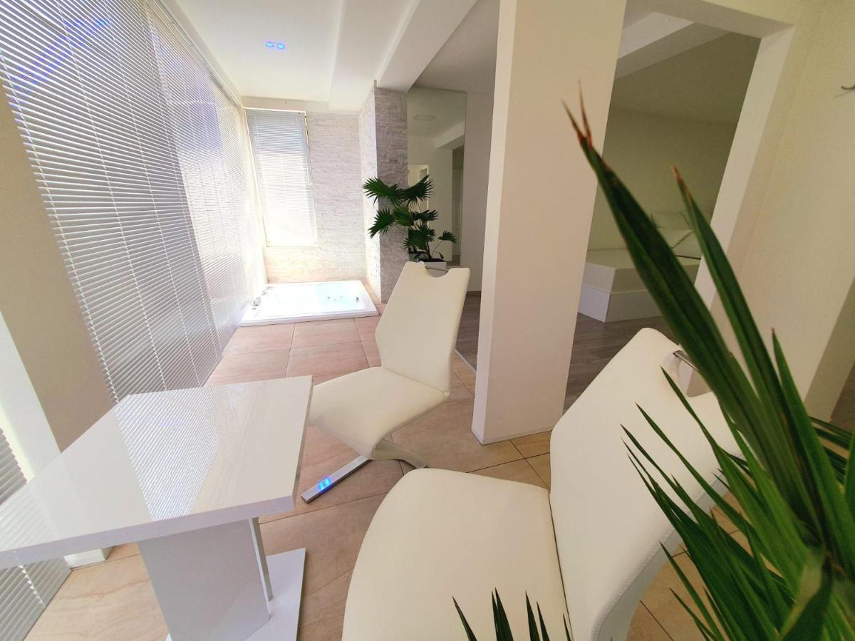 Penthouse Jacuzzi & Pool Apartmants Apartman *