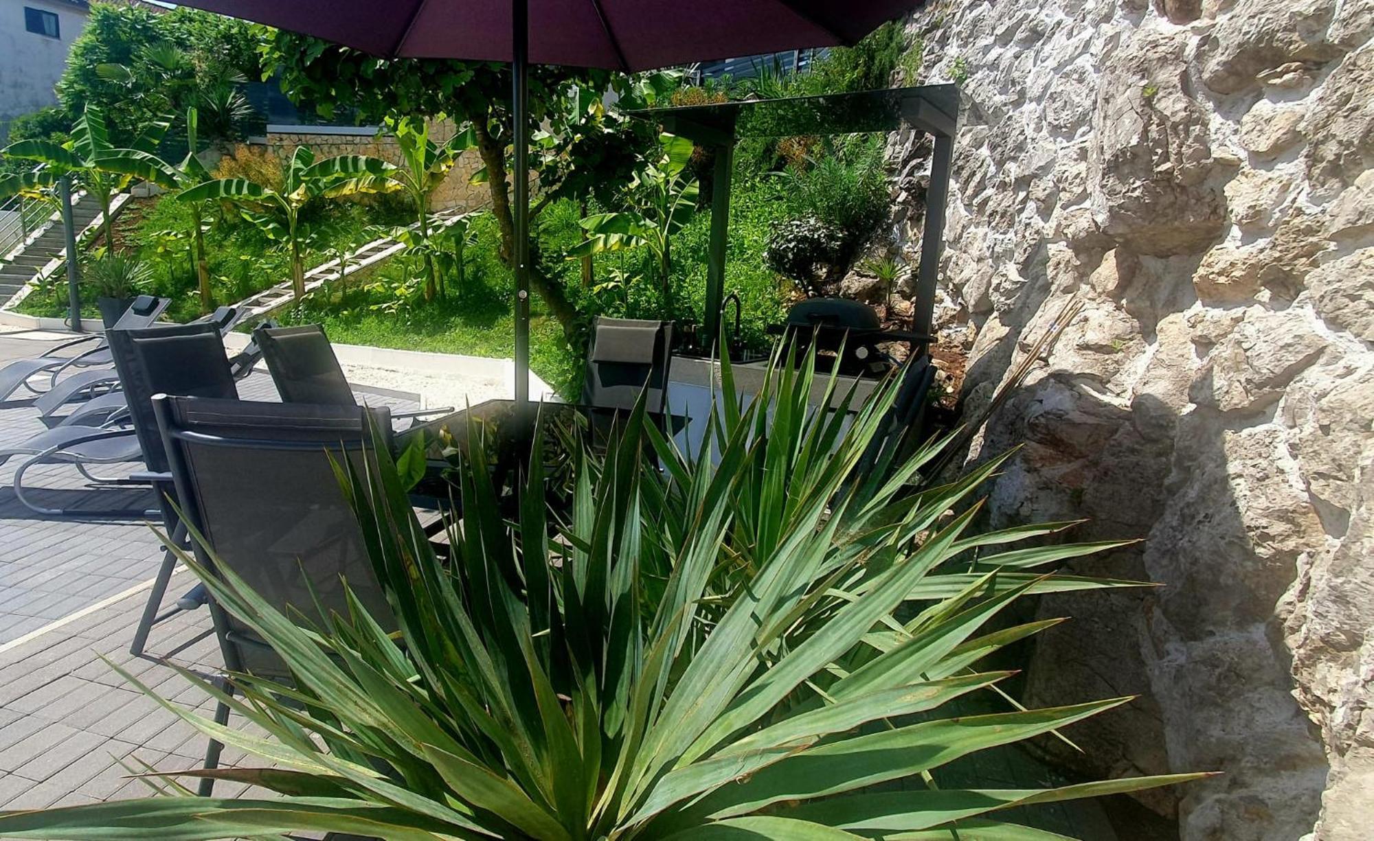 Apartman Penthouse Jacuzzi & Pool Apartmants