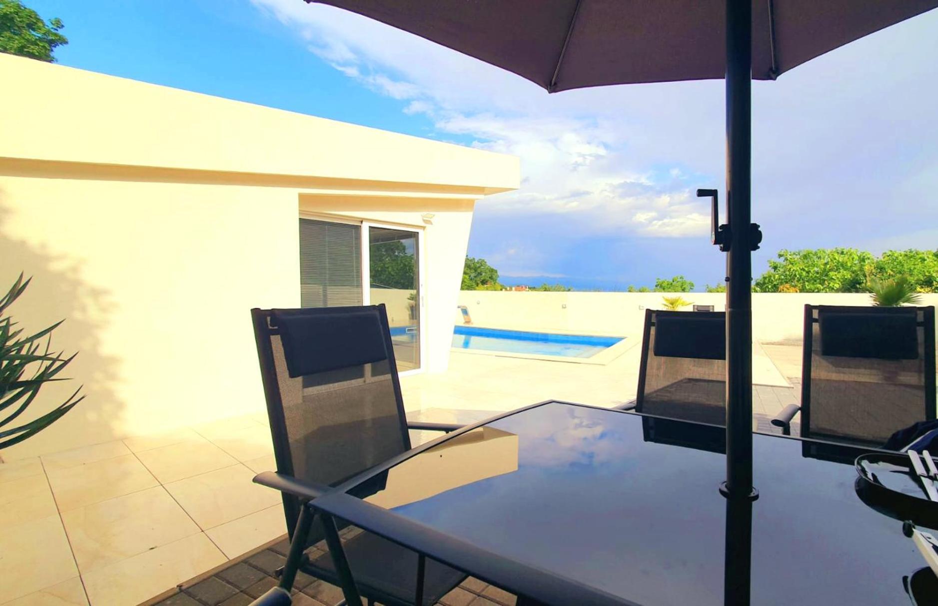 Penthouse Jacuzzi & Pool Apartmants Apartman
