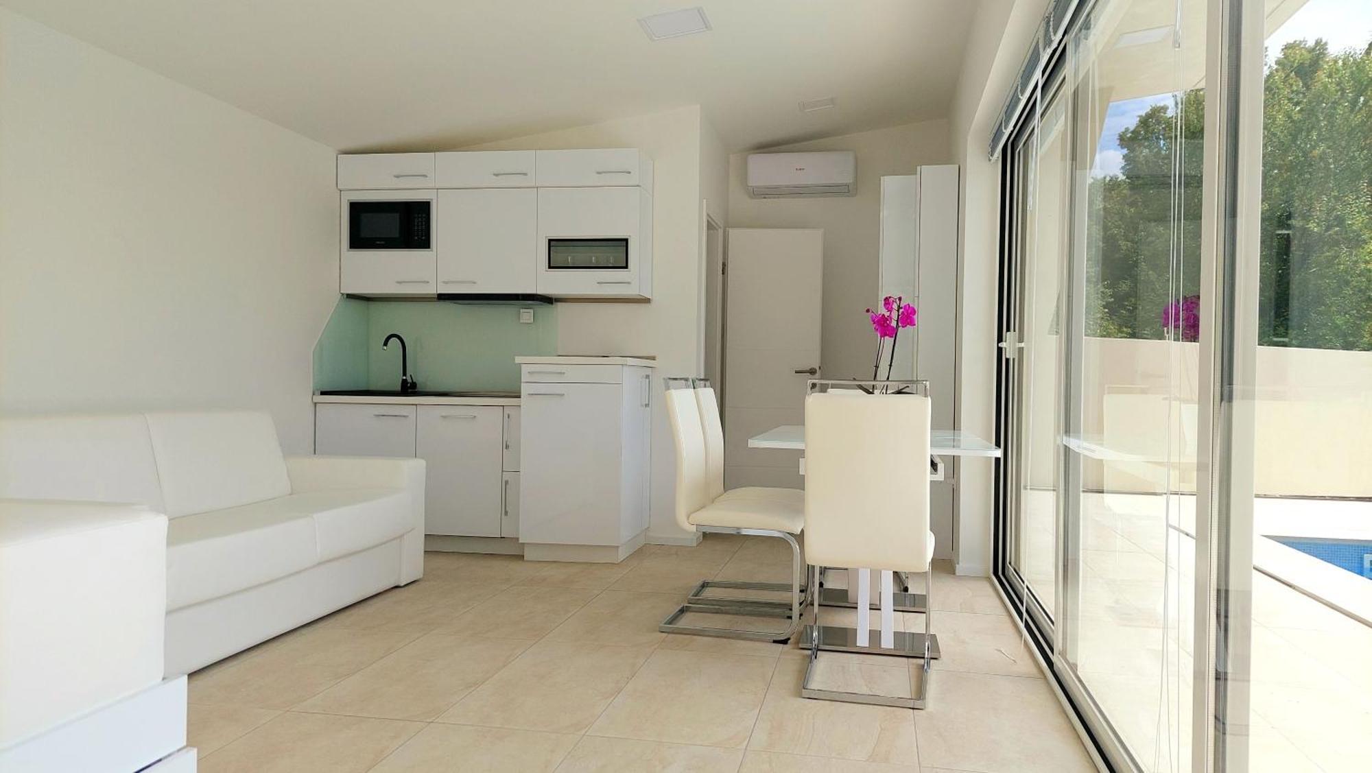 Penthouse Jacuzzi & Pool Apartmants Apartman