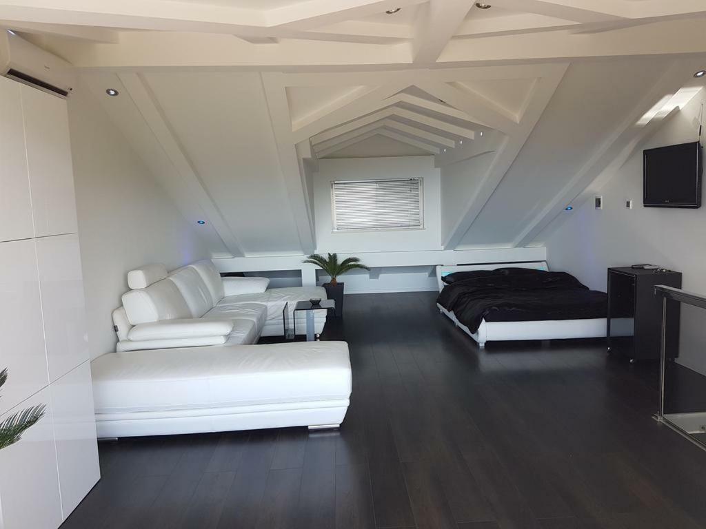 Penthouse Jacuzzi & Pool Apartmants Apartman Opatija