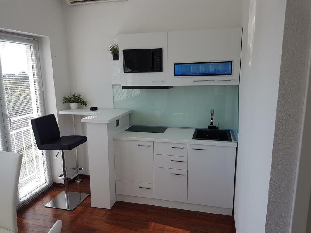 Penthouse Jacuzzi & Pool Apartmants Apartman