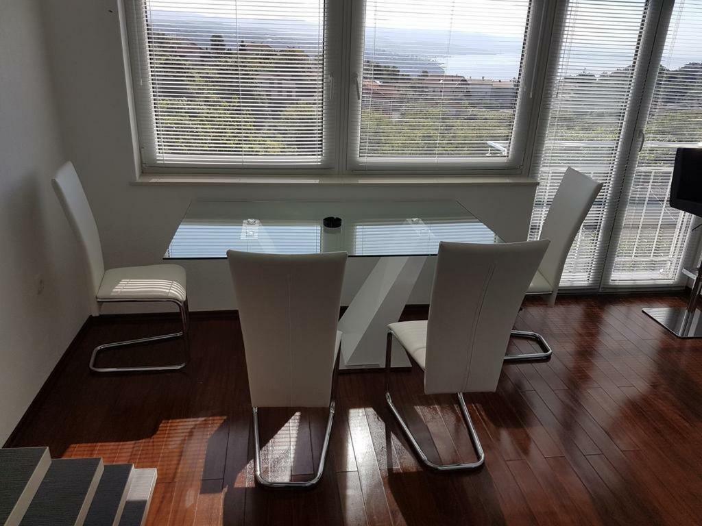 Penthouse Jacuzzi & Pool Apartmants
